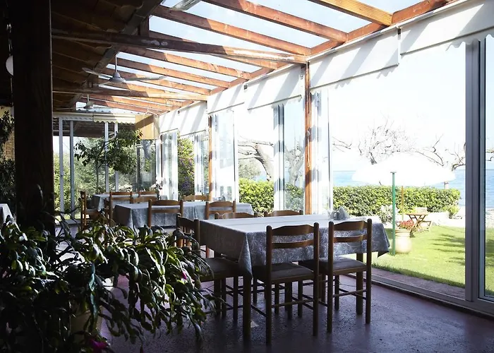 Evoikos & Guest house 4*